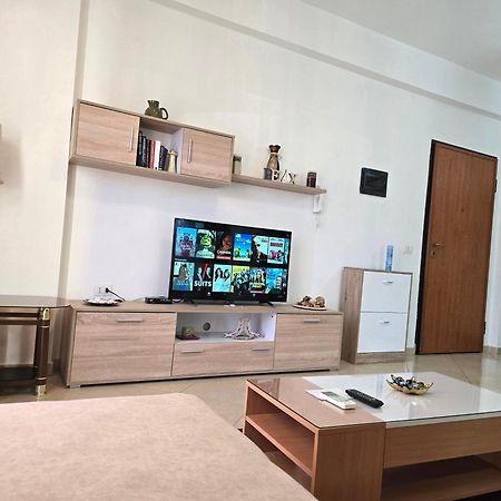 Modern , Quiet , Family Friendly & Fully Furnished Apartment Vlorë Buitenkant foto