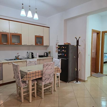 Modern , Quiet , Family Friendly & Fully Furnished Apartment Vlorë Buitenkant foto