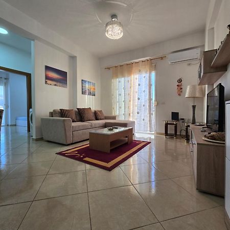 Modern , Quiet , Family Friendly & Fully Furnished Apartment Vlorë Buitenkant foto
