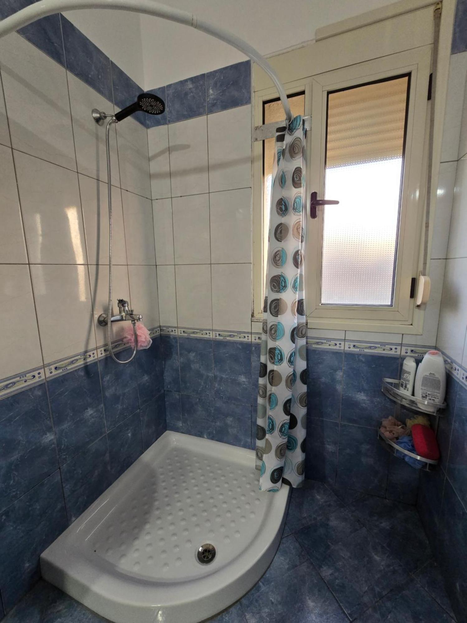 Modern , Quiet , Family Friendly & Fully Furnished Apartment Vlorë Buitenkant foto