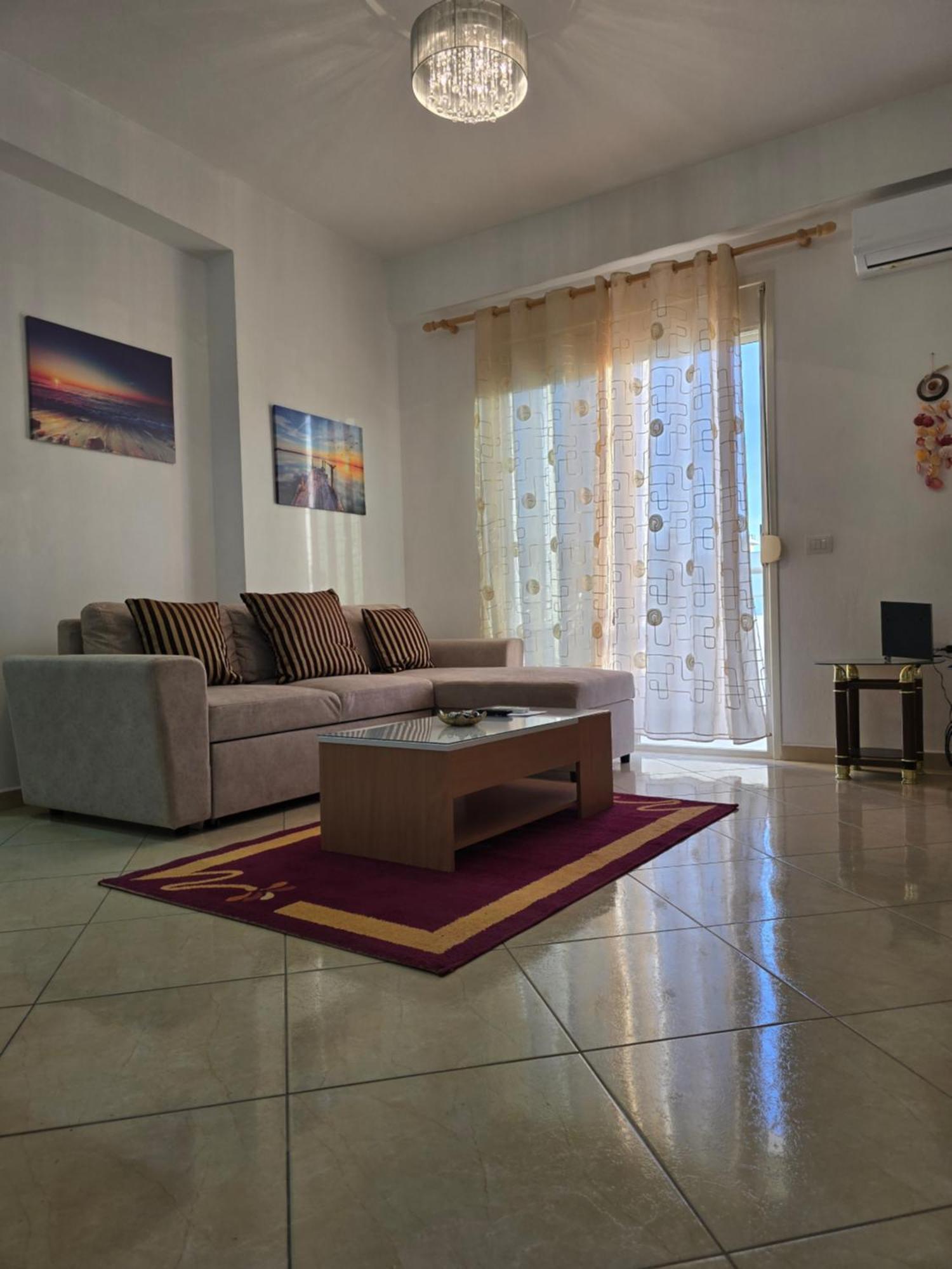 Modern , Quiet , Family Friendly & Fully Furnished Apartment Vlorë Buitenkant foto